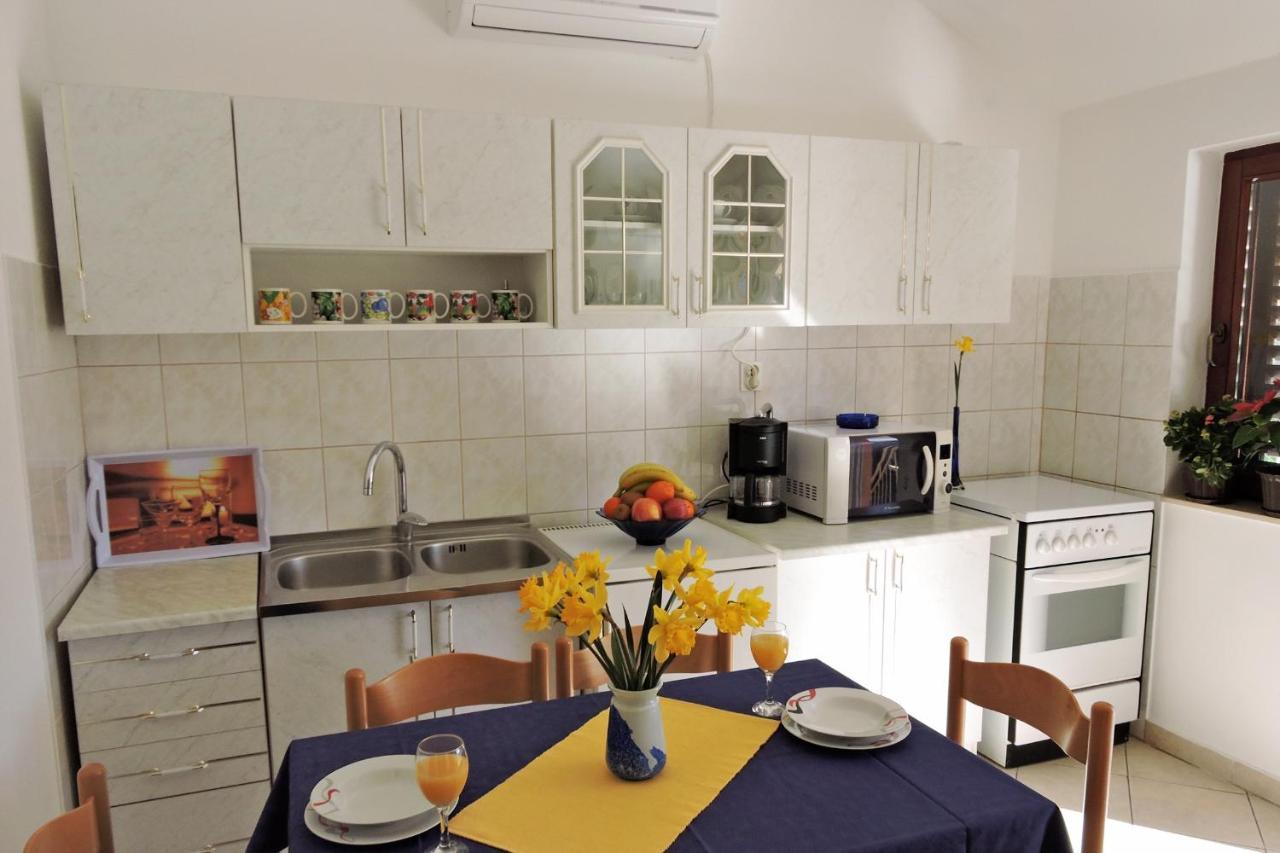 Apartments By The Sea Veli Rat, Dugi Otok - 436 Buitenkant foto